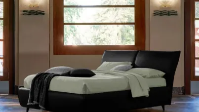 Letto imbottito Edward rivestito in pelle di Dorelan Letti