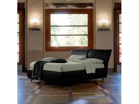 Letto imbottito Edward rivestito in pelle di Dorelan Letti