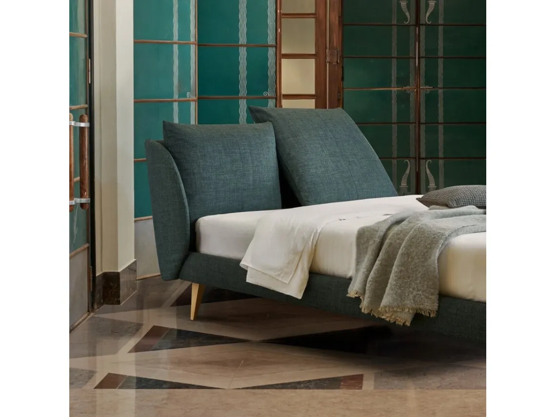 Letto Helmut con cuscinature testiera mobili di Dorelan Letti