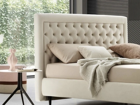 Letto Monet imbottito e trapuntato di Le Comfort