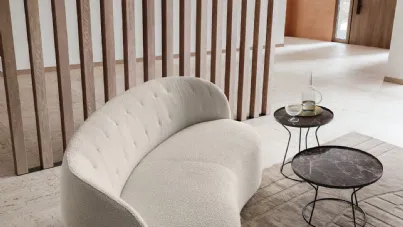 Divano lineare Moby Loveseat in tessuto di Le Comfort