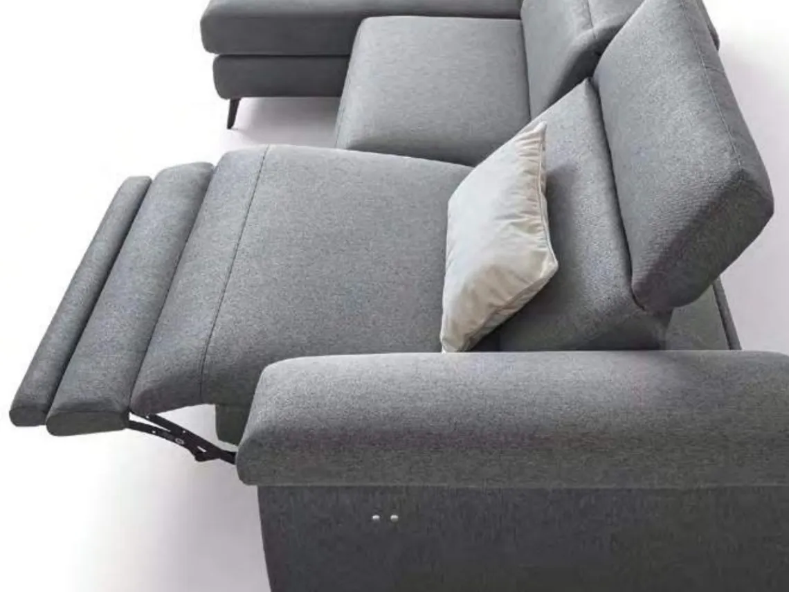 Divano con movimento relax in tessuto Zeno di Le Comfort